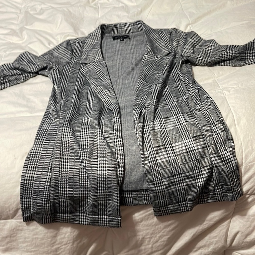 Women’s blazer black and white